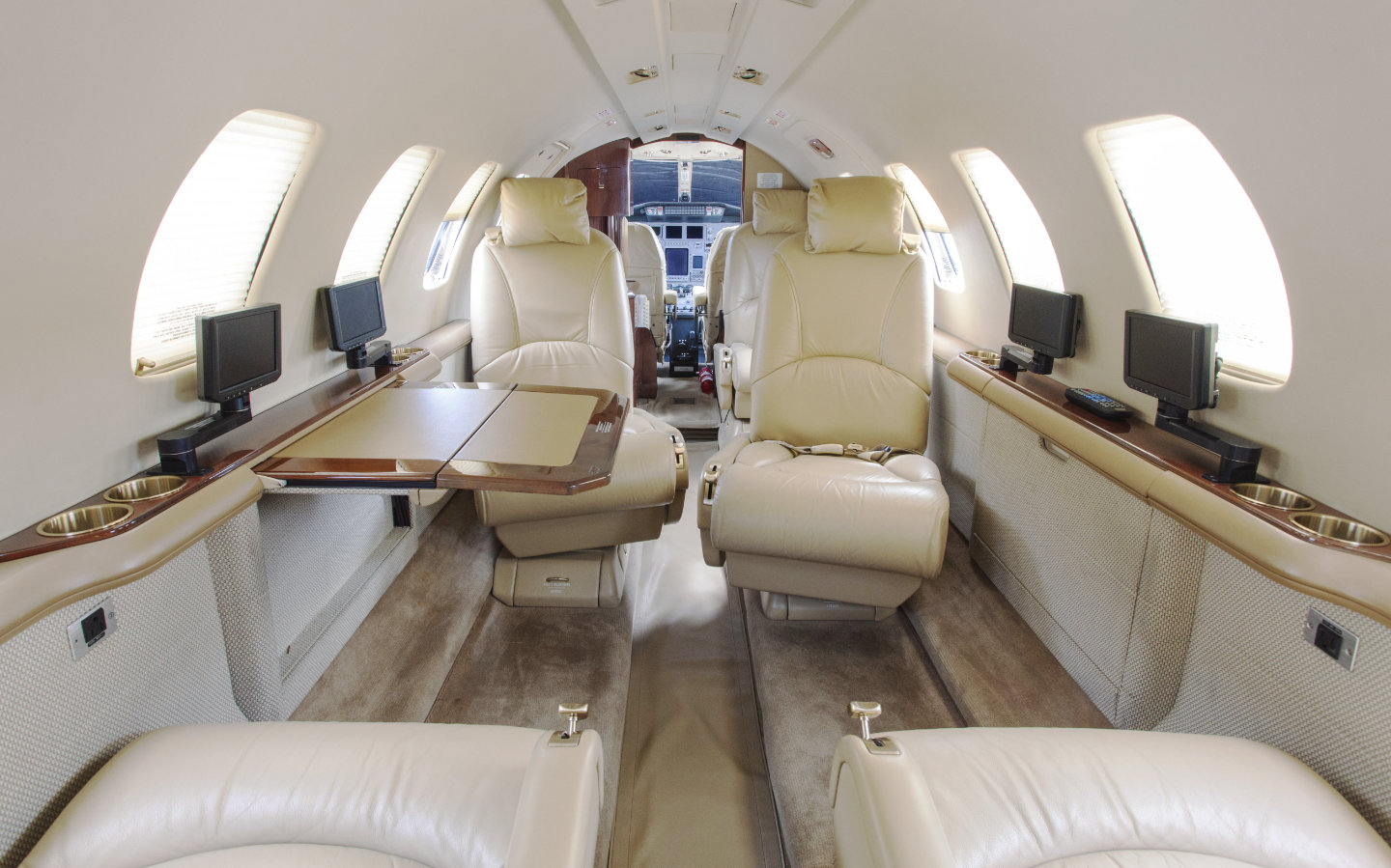 how to buy a business jet